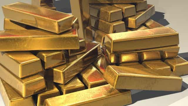 Is AngloGold Ashanti PLC (AU) Stock Outpacing Its Basic Materials Peers This Year?