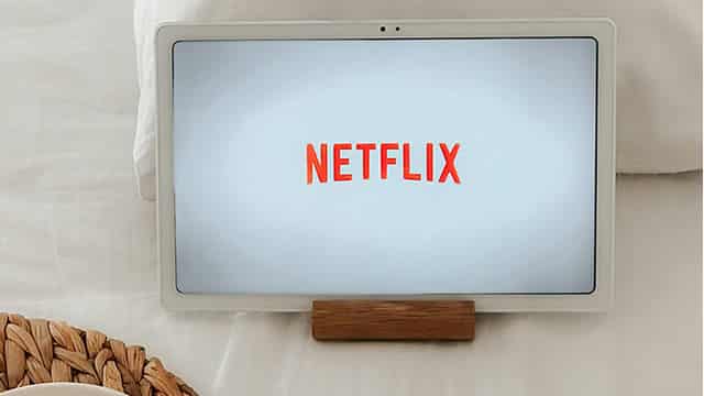 Netflix remains highly recessionary resistant, says Evercore ISI's Mark Mahaney