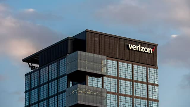 Verizon offers relief for government workers impacted by shutdown