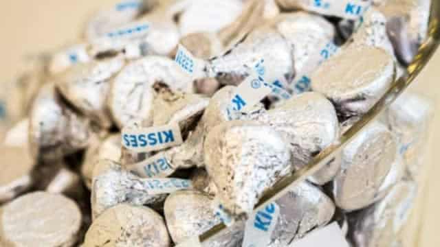 Hershey Q1 Earnings Top Estimates, Sales Down Amid Volume Pressure