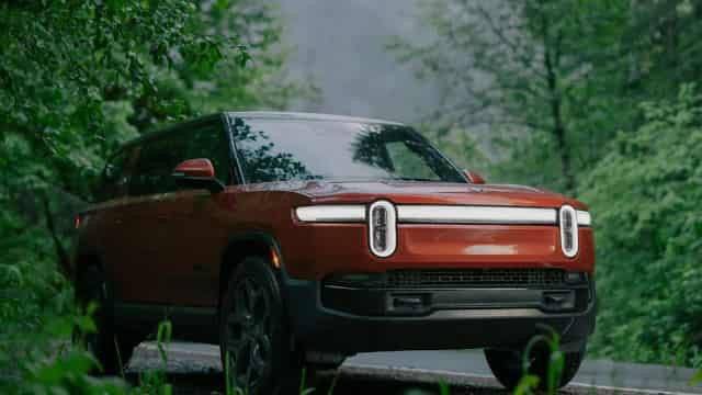 Rivian Stock Rises as EV Maker Finalizes $6.6B DOE Loan to Build Georgia Plant