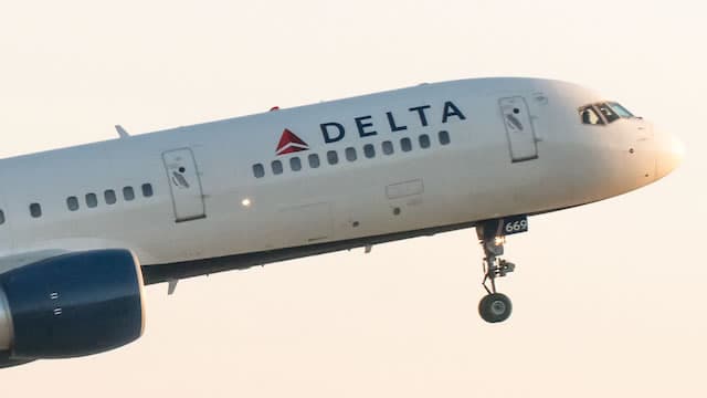 Here's What Key Metrics Tell Us About Delta (DAL) Q4 Earnings