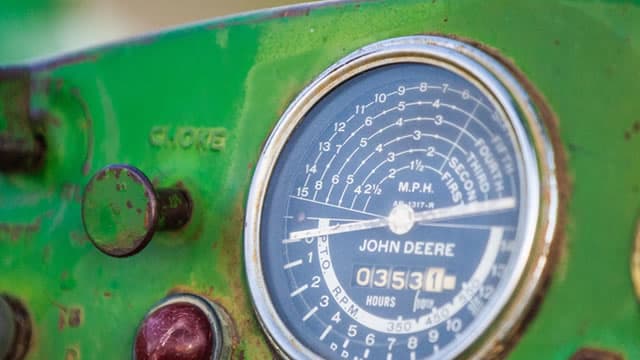 Deere (DE) Stock Declines While Market Improves: Some Information for Investors
