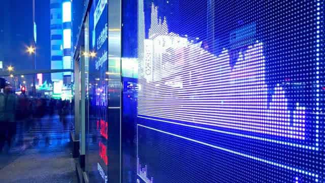 What Makes Eastern Bankshares, Inc. (EBC) a Strong Momentum Stock: Buy Now?