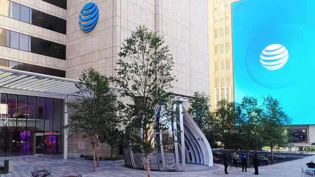 AT&T's Rally Overly Done: Dividend Story No Longer Compelling (Rating Downgrade)