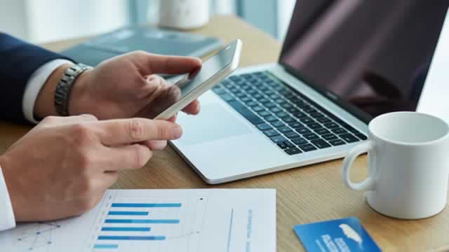 Robinhood or Schwab: Which Brokerage Stock Is the Better Buy Now?