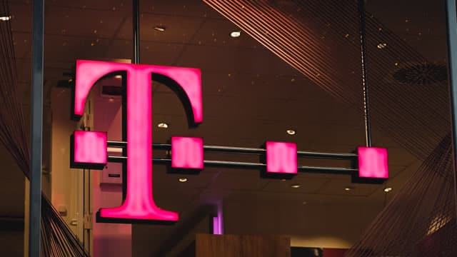T-Mobile Stock Dips on Oppenheimer Downgrade