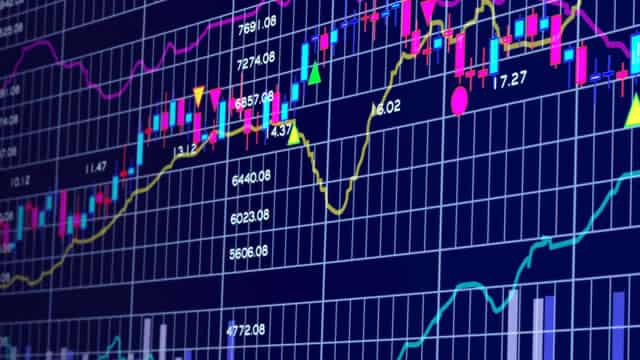 Compared to Estimates, Valley National (VLY) Q1 Earnings: A Look at Key Metrics