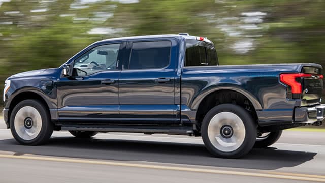Ford Q3 Earnings Loom: How Should You Play F Stock Ahead of Results?