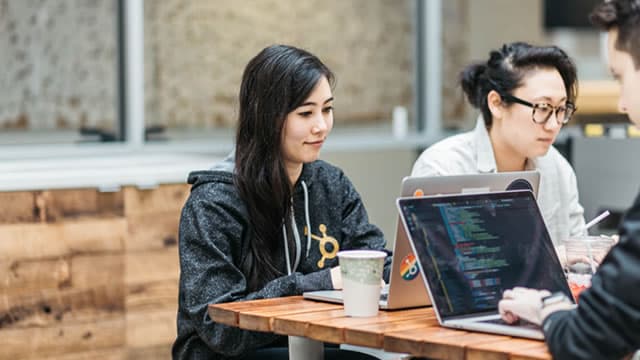 Why Shares of HubSpot Are Tumbling Today