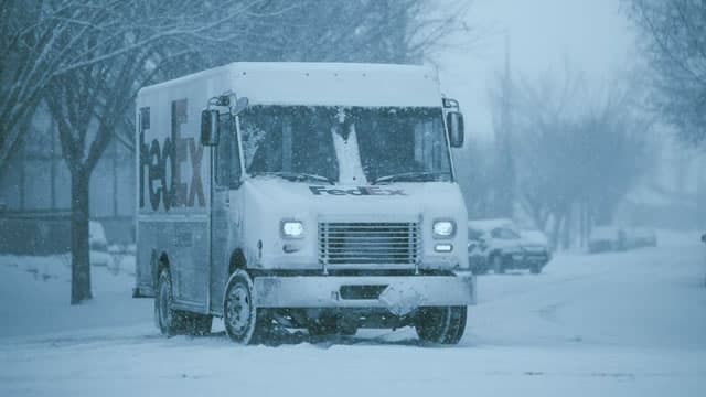Compared to Estimates, FedEx (FDX) Q1 Earnings: A Look at Key Metrics