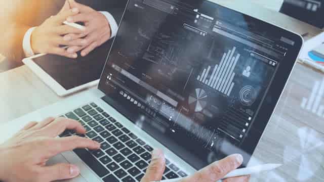 SoFi Technologies: Momentum Is Building