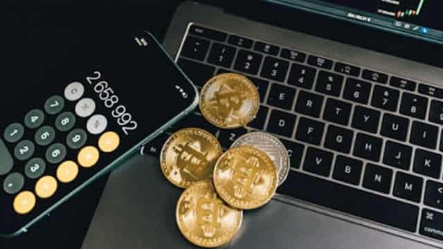 If Billionaires Are Buying Bitcoin Hand Over Fist, Why Isn't the Price of Bitcoin Soaring?