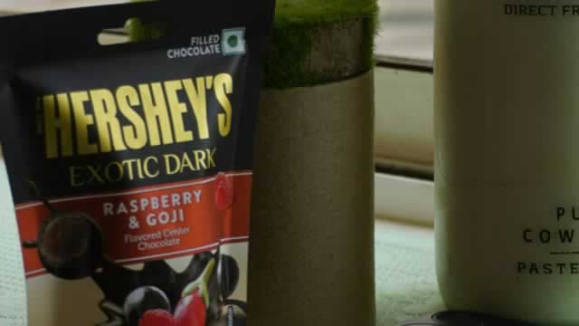 Hershey: Cheaper Cocoa/Sugar Trigger Robust 2026 Margin Recovery Prospects