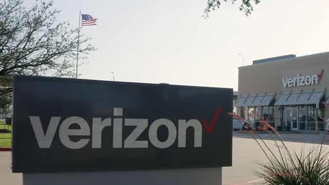 Verizon Communications (VZ) Earnings Expected to Grow: Should You Buy?