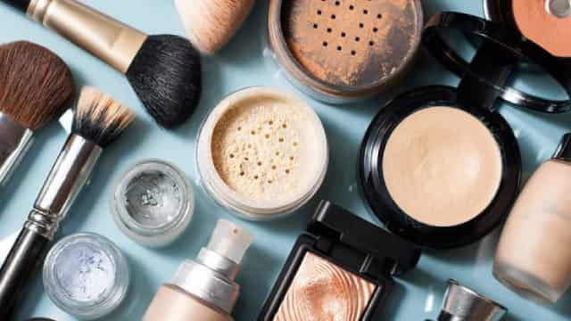 E.l.f. Beauty (ELF) Advances While Market Declines: Some Information for Investors