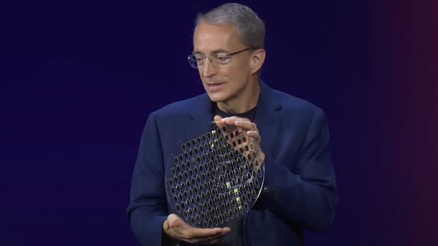 Top Stock Movers Now: Intel Rises, Nvidia and Oracle Slip; Bitcoin Price Near $92,000