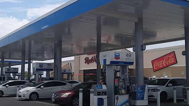 Chevron: Confirmed Leader In A Less-Bad Sector Nets Hold Rating
