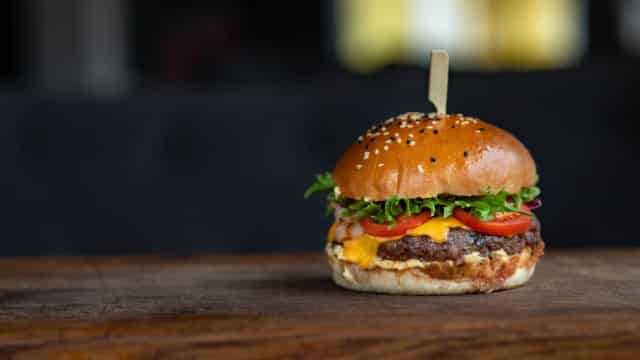 Here's What Key Metrics Tell Us About Bloomin' Brands (BLMN) Q1 Earnings